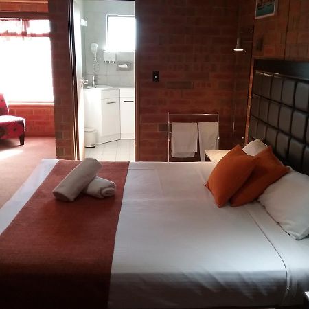 Pooraka Motor Inn Luaran gambar