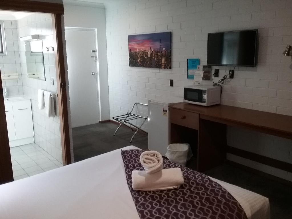 Pooraka Motor Inn Luaran gambar