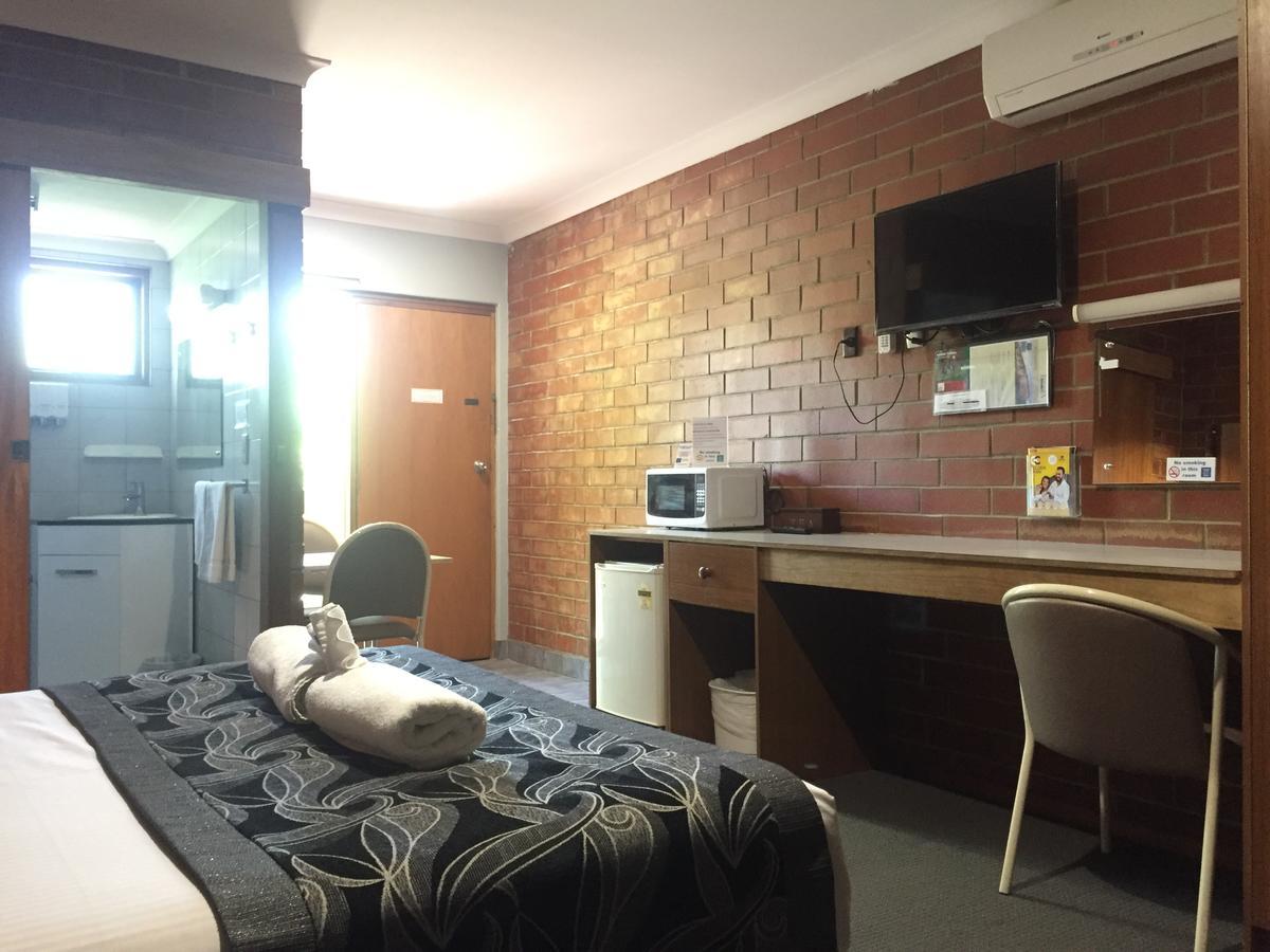 Pooraka Motor Inn Luaran gambar