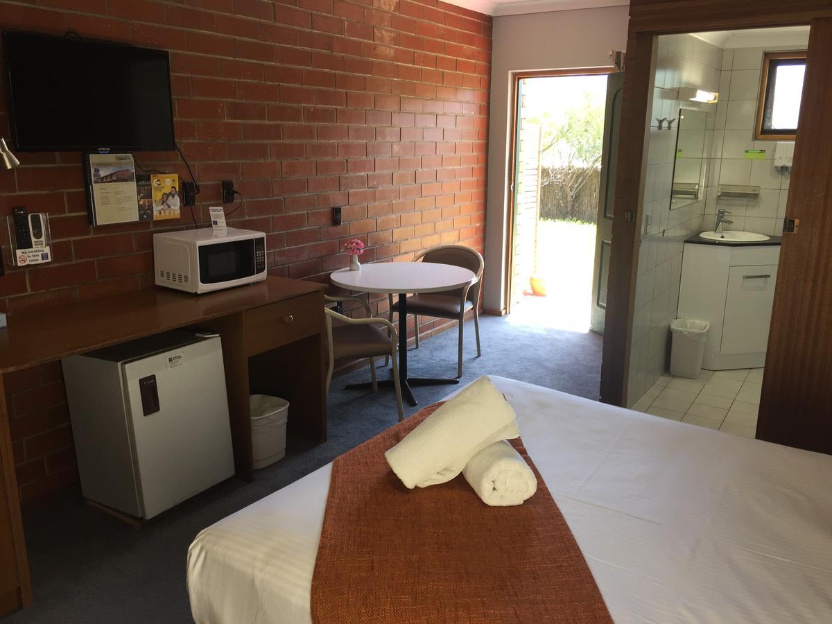 Pooraka Motor Inn Luaran gambar