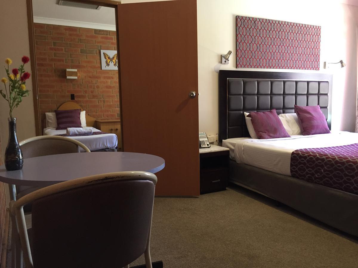 Pooraka Motor Inn Luaran gambar