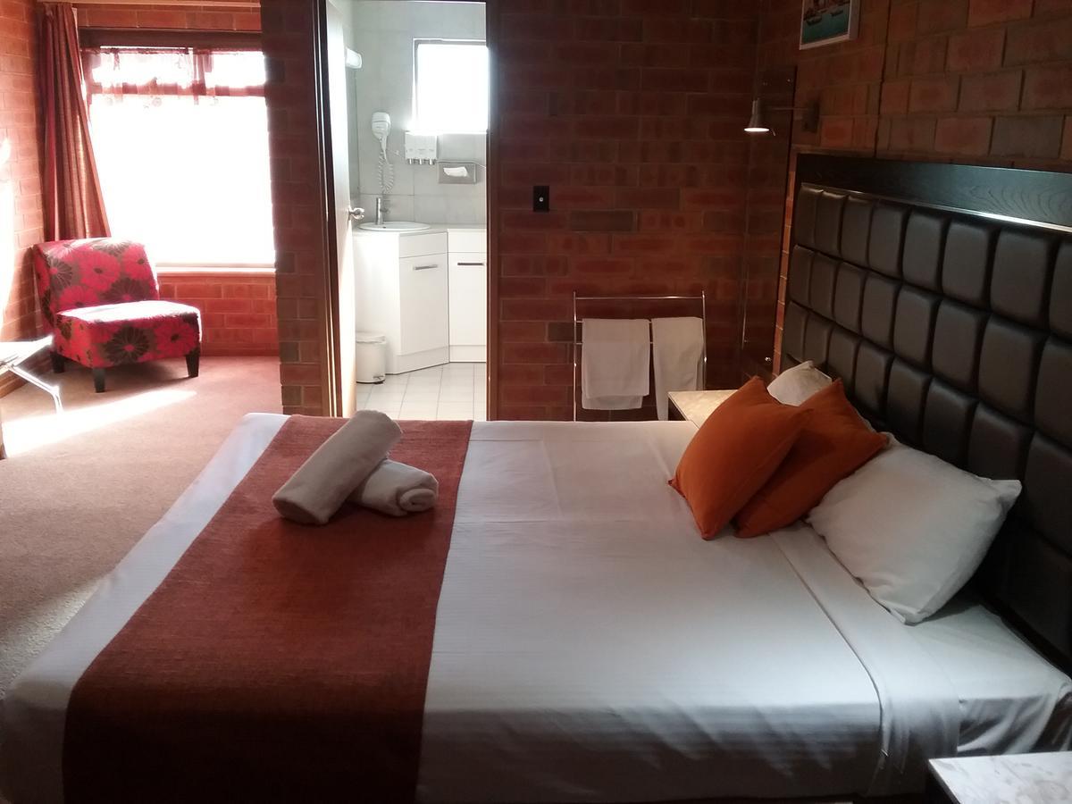 Pooraka Motor Inn Luaran gambar