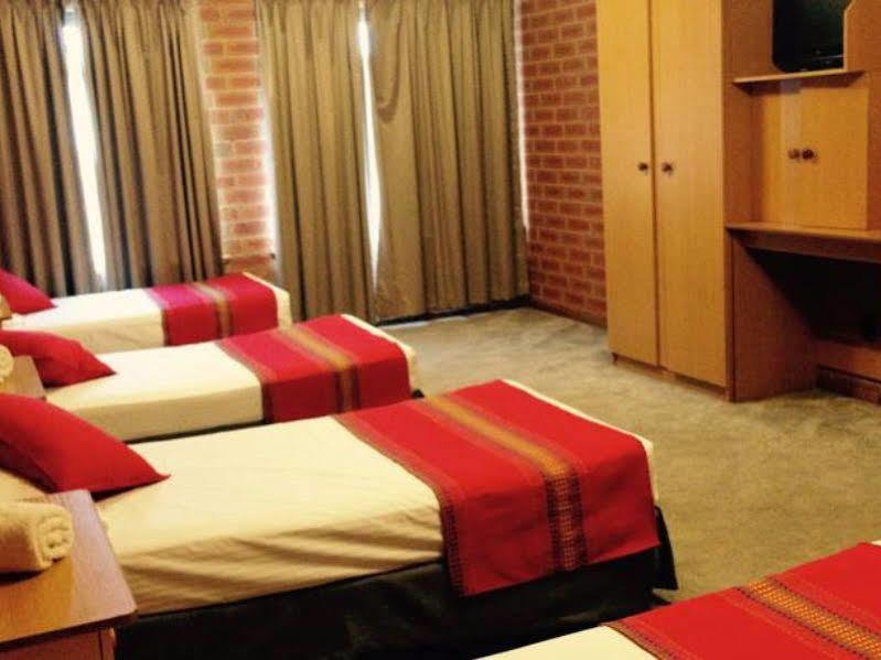 Pooraka Motor Inn Luaran gambar